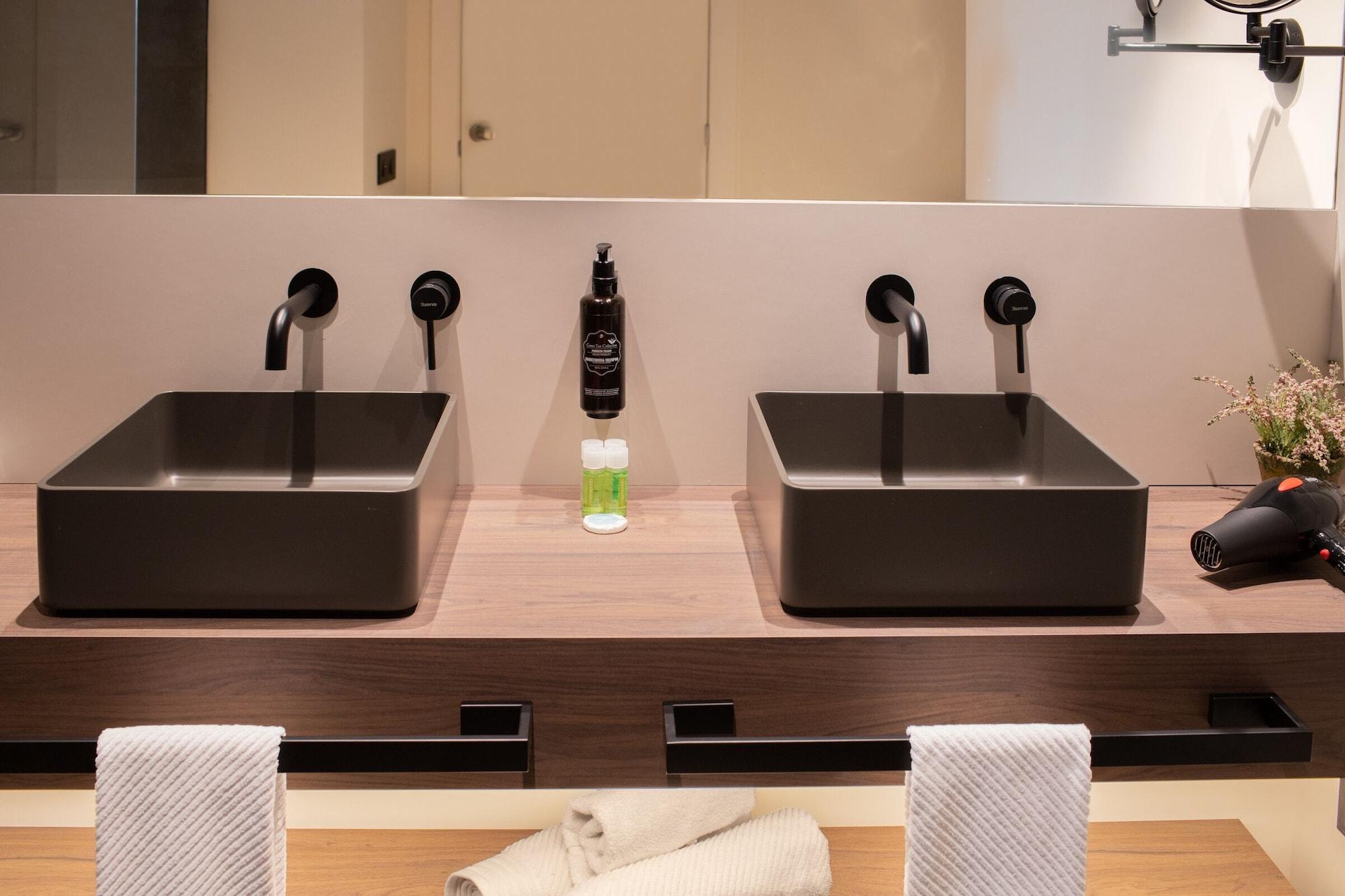 Bah Barcelona Airport 4*